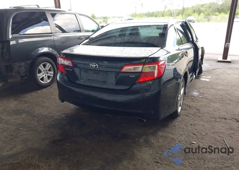 2013 Toyota Camry Se z USA, uszkodzony, nr VIN 4T1BF1FK8DU228067